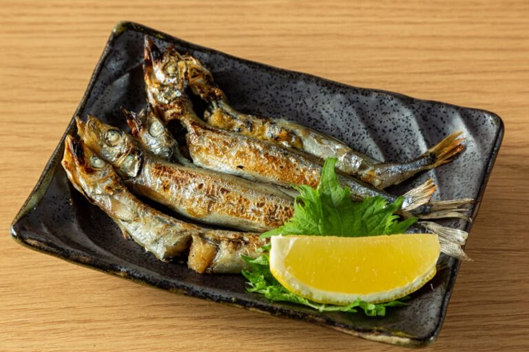 Charcoal-grilled Shishamo Smelt