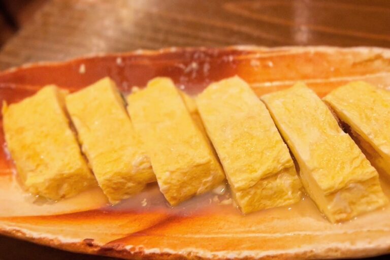 Classic rolled omelet