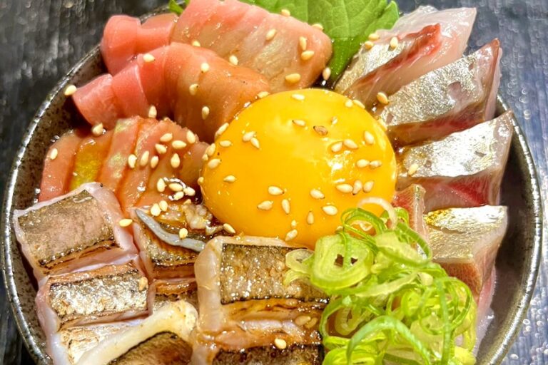 Seafood Yukke Donburi