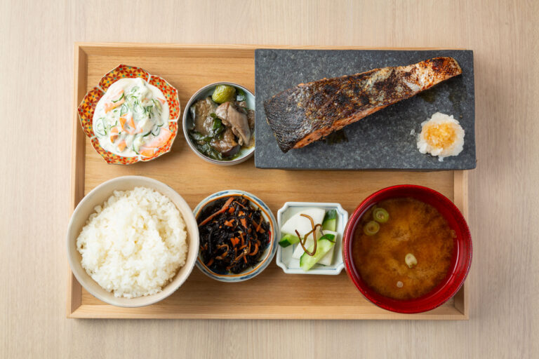 Thick-Cut Silver Salmon Set Meal